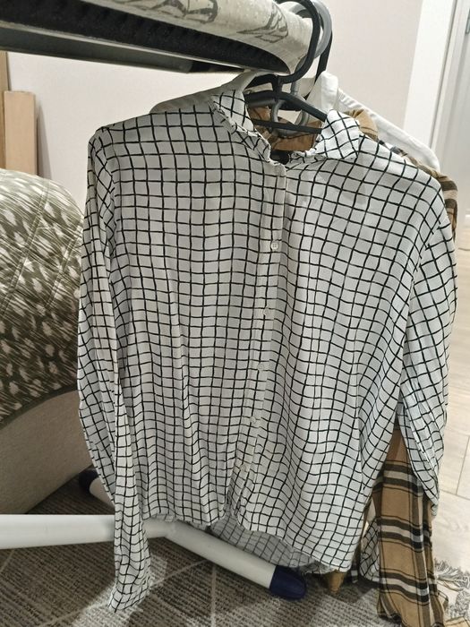14 koszul w rozmiarze S/M lub oversize. Bez zniszczeń