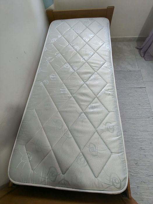cama de solteiro com dois gavetão  + colchão