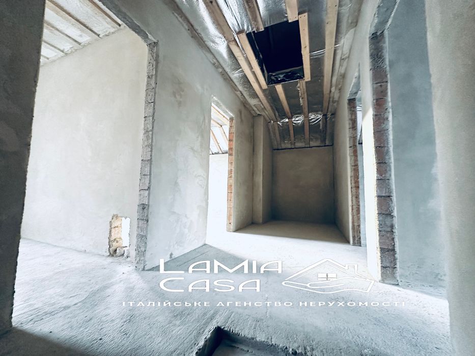 Продаж котеджу з басейном . Ближня роша