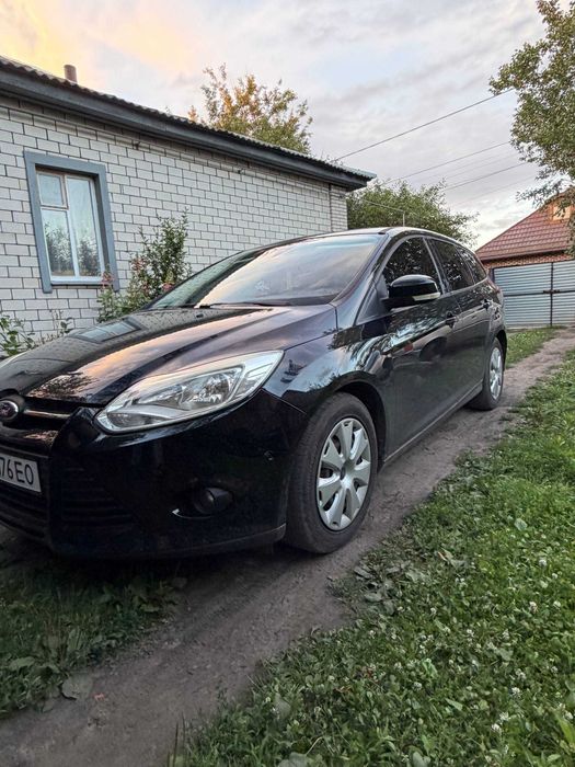 Автомобіль Форд фокус 3 універсал