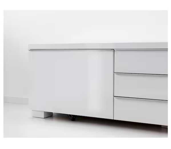 Móvel branco para TV