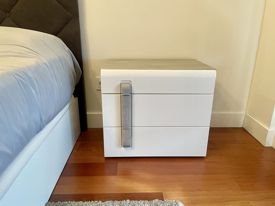 Sommier branco (Pikolin) com estrado elevatório