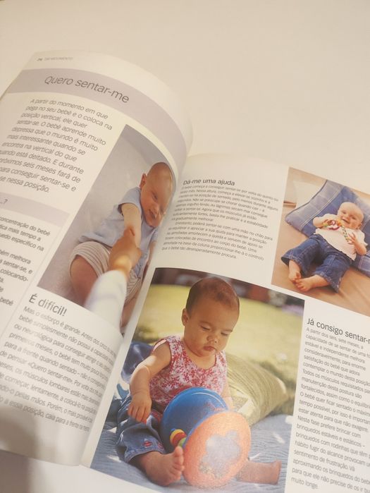 Livro "Em que pensa o meu bebe"