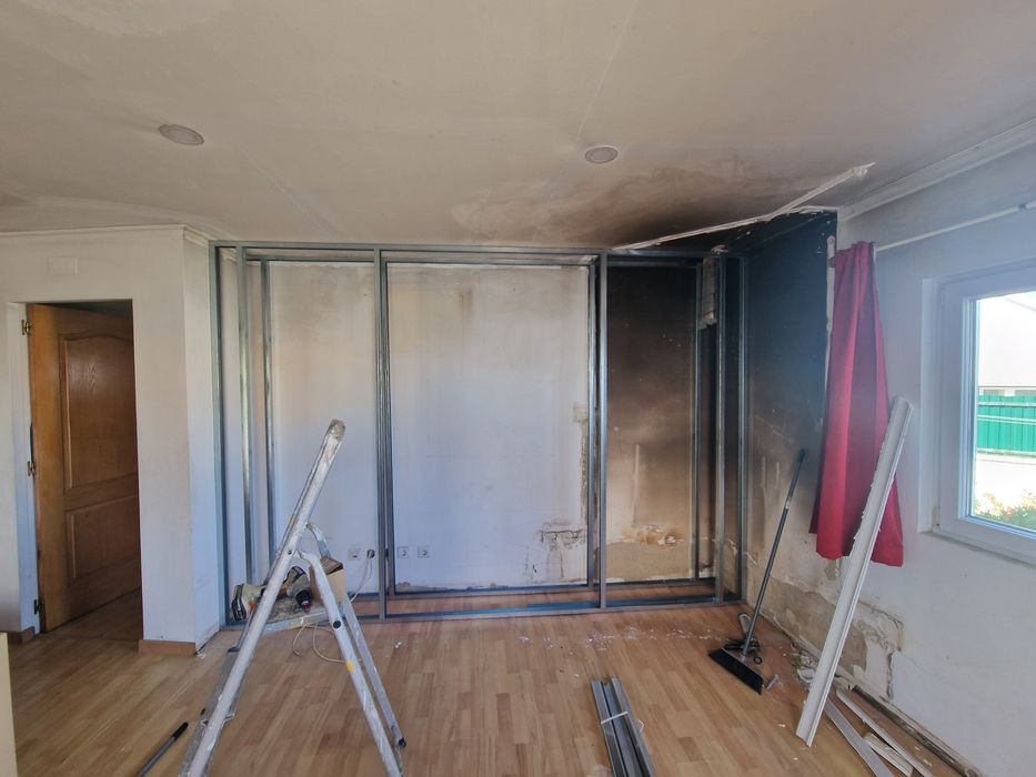 Executo pequenos serviços de remodelações