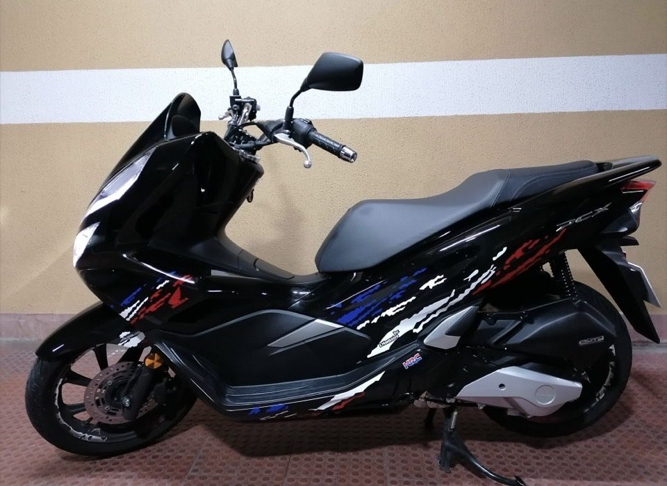 Honda PCX 2018 bem estimada