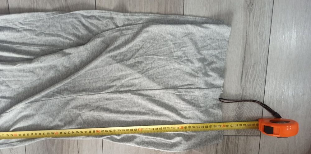 Szara dopasowana sukienka maxi z wiązaniem XS