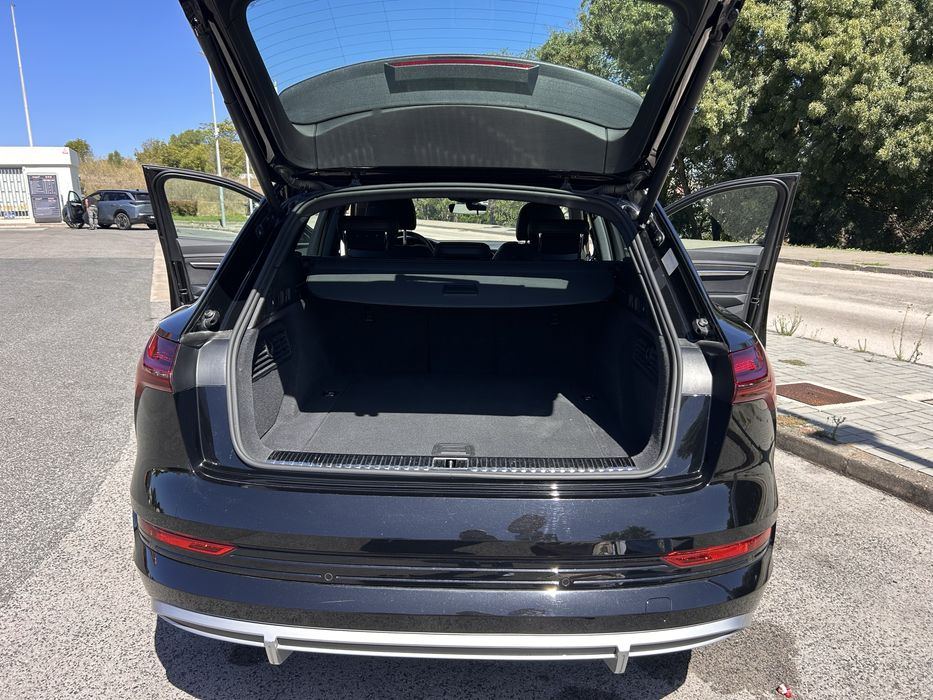 Audi e-tron 55 quattro S line | Nacional | 09/2022 | 73.000 km