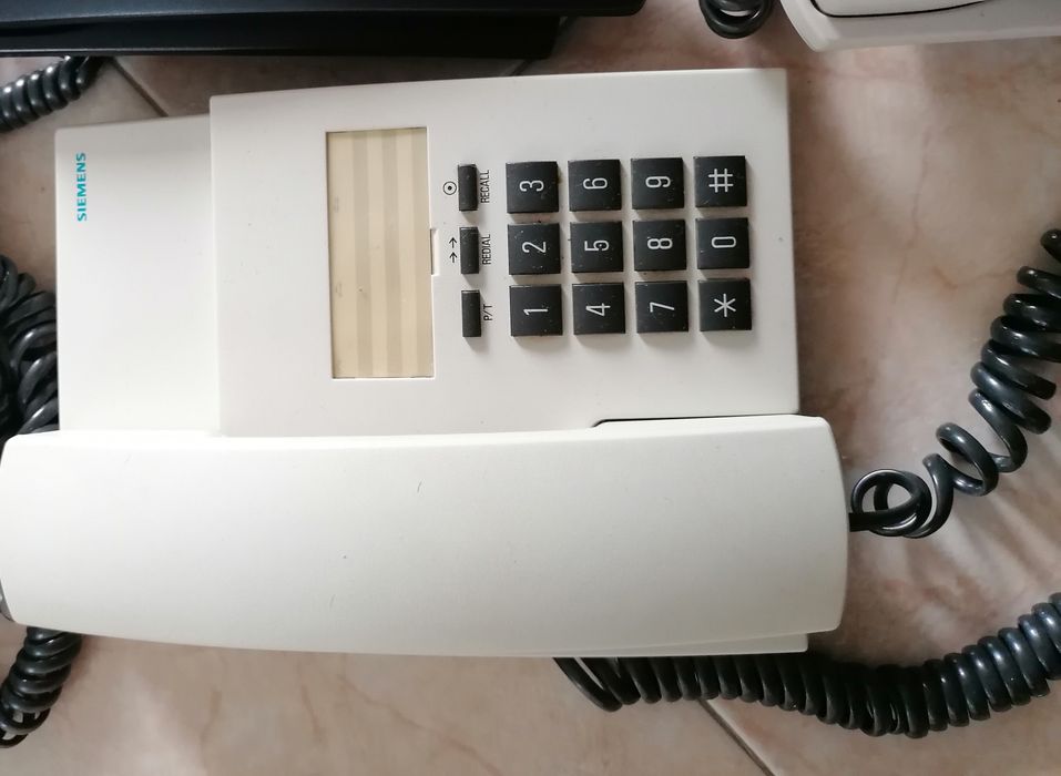 Vendo 7 Telefones fixos