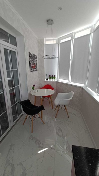 Продам 2 х кв в новом доме с евроремонтом с видом на море свое АГВ.