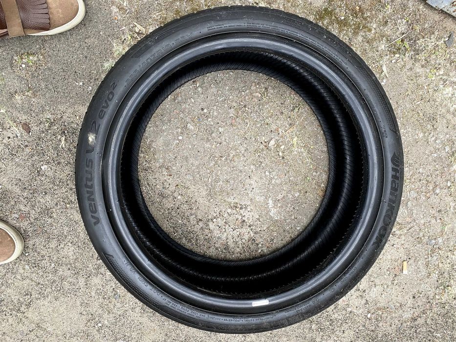 продам шини Hankook 225/40/18 2шт
