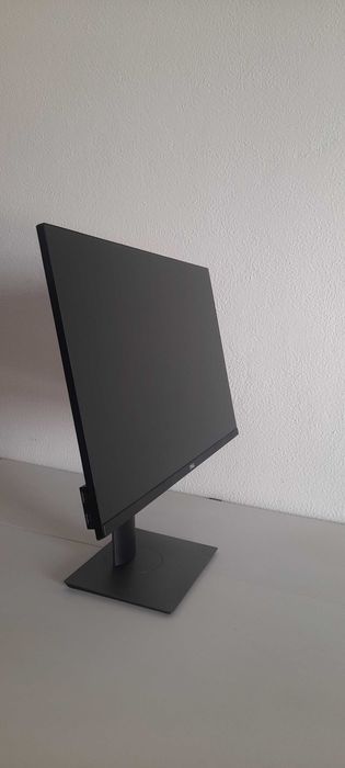 Dell P2719H Monitor 27”