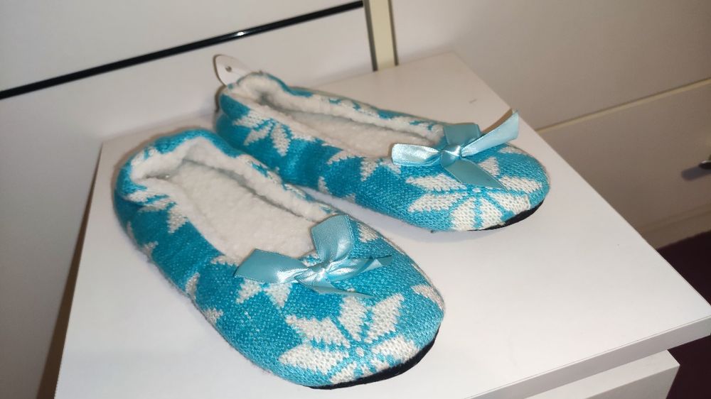 Kapcie wsuwane ciepłe rozmiar 37 i 41