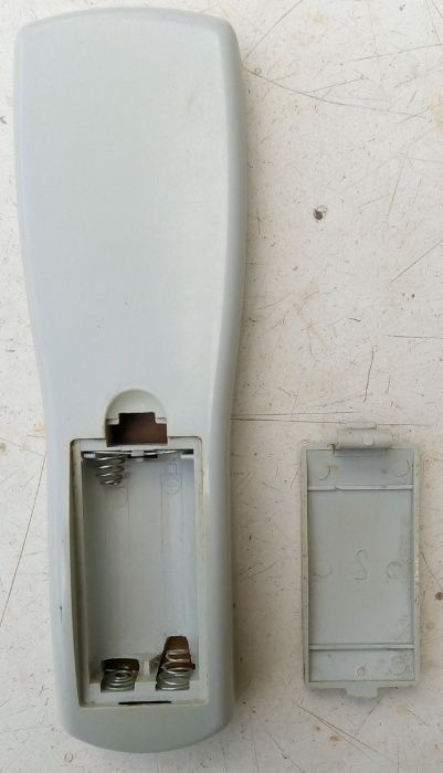 Кольоровий телевізор BRAVIS 21F20X (на запчастини чи під відновлення)