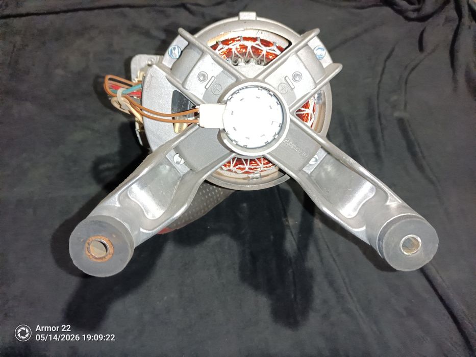 Електродвигун пральної машинки  Ariston AVL 109