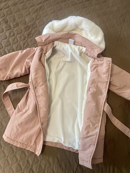 Курточка утеплена розмір 110.