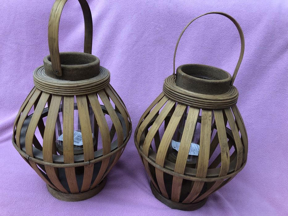 Два світильники (латерни)