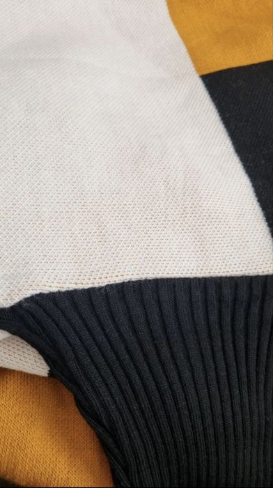 Piękny sweterek uniwersalny