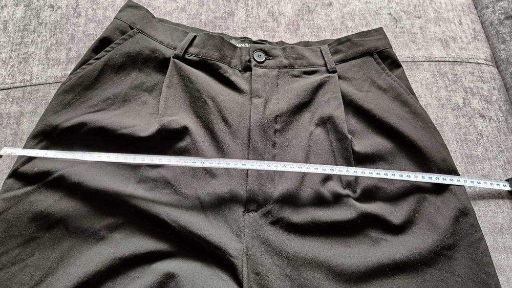 Eleganckie spodnie z szeroką nogawką M/L