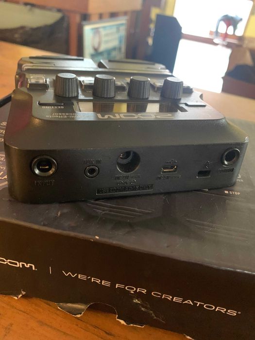 Pedaleira multi-efeitos Zoom G1 Four