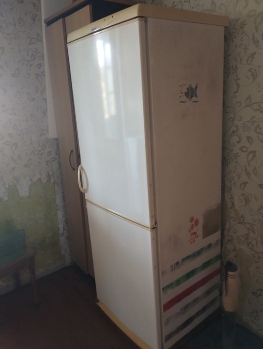 Холодильник snaige, не рабочий , безплатно, самовывоз