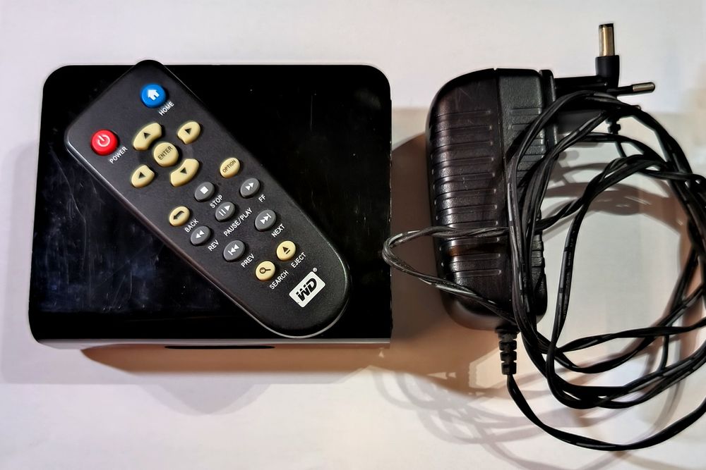WD TV HD Media Player com comando e carregador - Excelente estado!