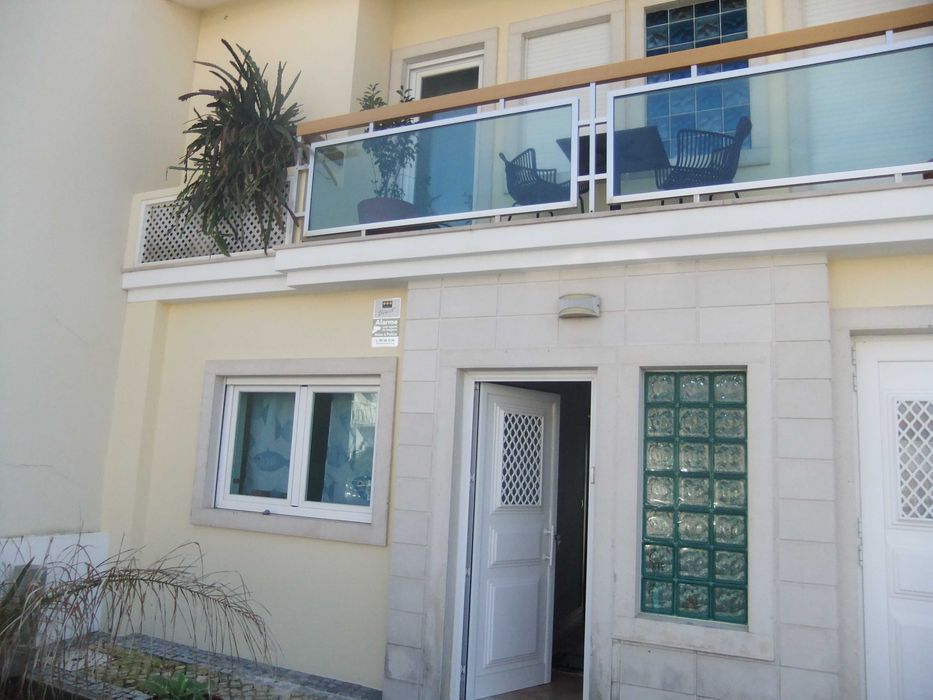 Alugo moradia para férias localizada em São Martinho do Porto a 800m da praia "Casa da Baía"