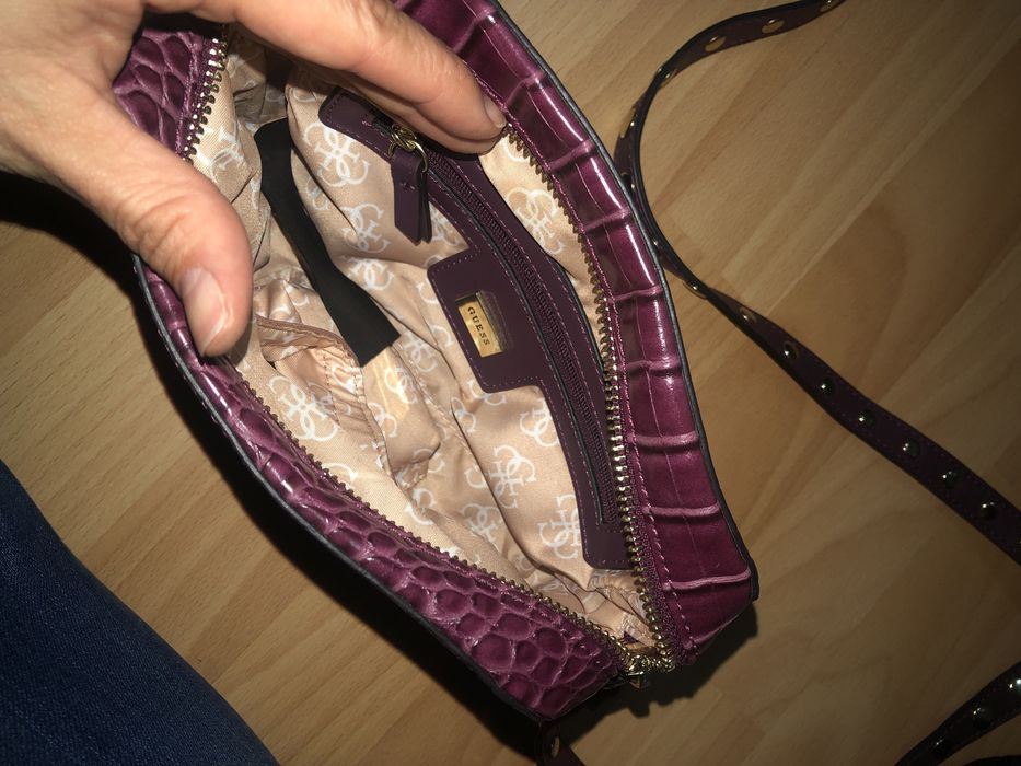 Mala Guess em pele64409127136642123