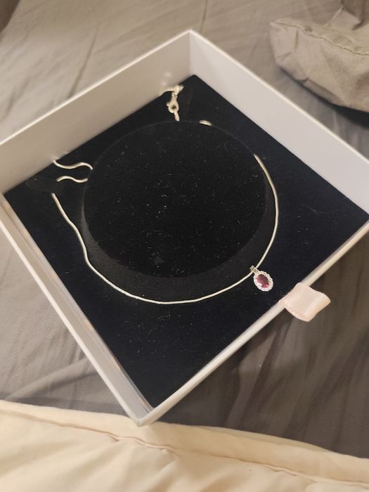 Colar de rubi - prata 925 banhada a platina