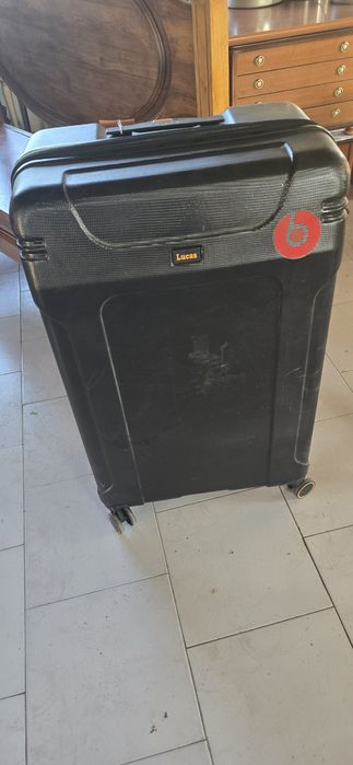 Mala grande, em muito boas condições