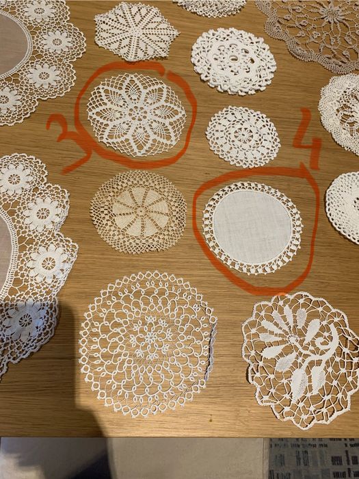 Peças soltas de artesanato feitas em renda