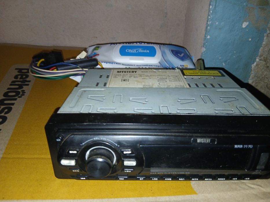 Продам  автомобильный магнитофон