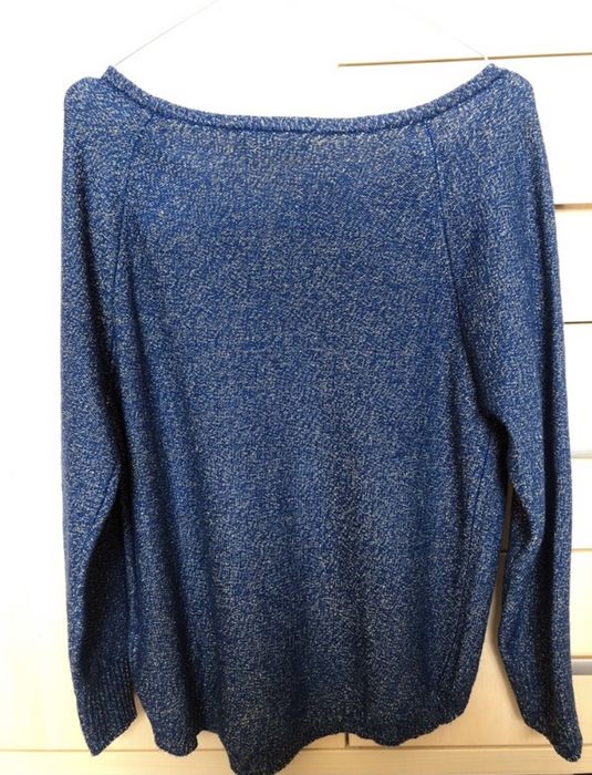 Sweterek z blyszczaca nitką