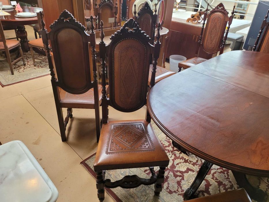 Cadeiras de sala em madeira e couro - óptimo estado - Valor unitário