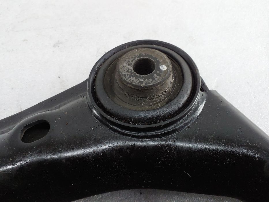 Braço de suspensão frente esquerdo MERCEDES-BENZ Vito (W447)