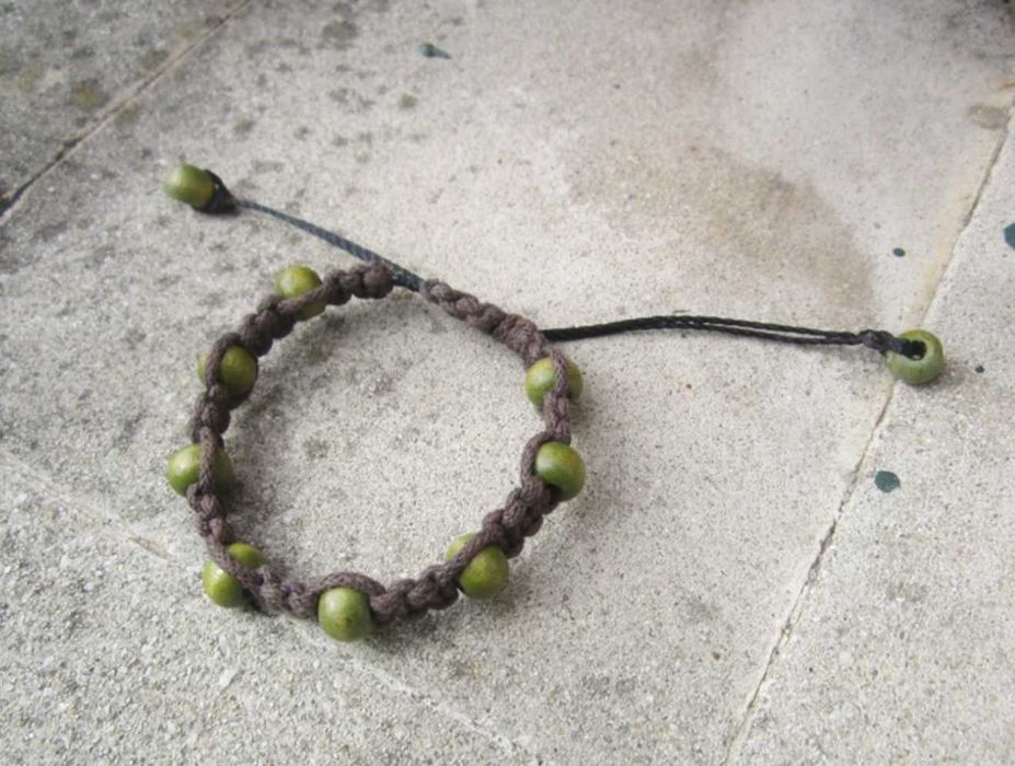 Pulseira Castanha e Verde ajustável 20-27 cm Artesanal Índios Pataxós