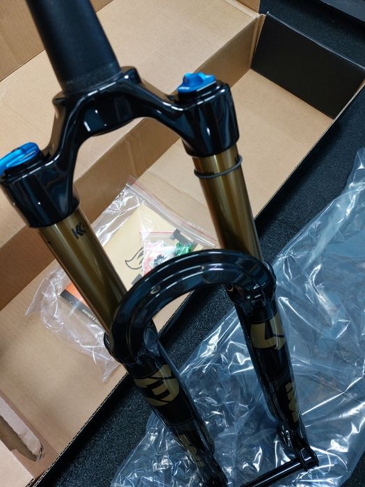 2025 Nowy amortyzator Fox Factory 34 120mm Step-Cast 29 BOOST Grip SL