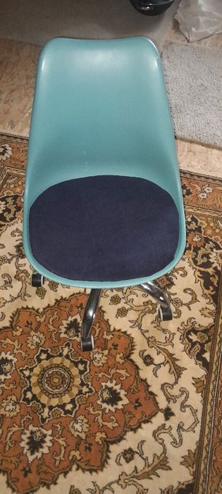 Крісла офісне...