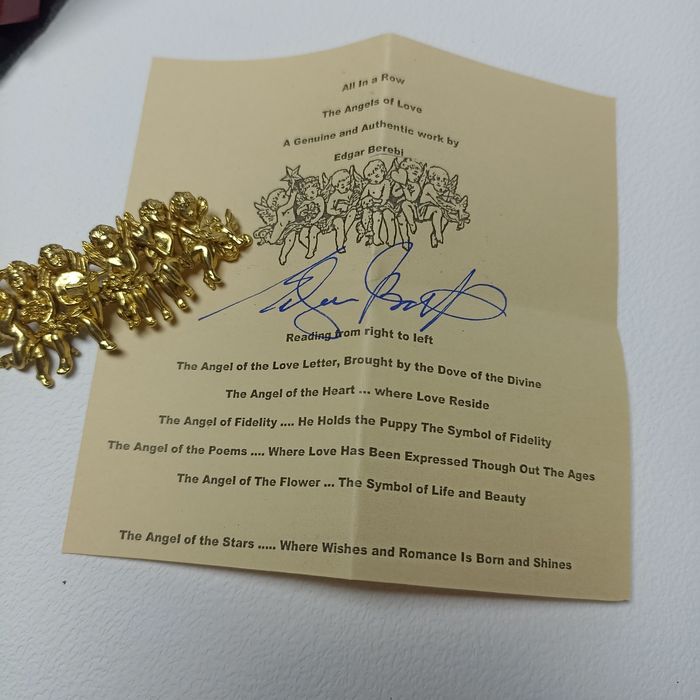 Колекційна брошка Edgar Berebi — Серія «All In A Row» Limited Edition