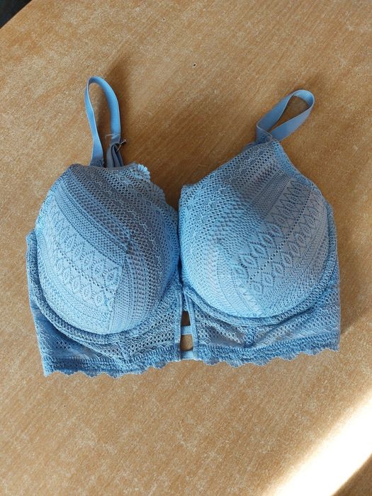 Biustonosz Hunkemöler 75E