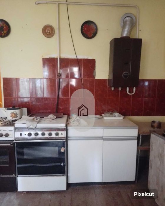 Продається будинок з великим земельний участок