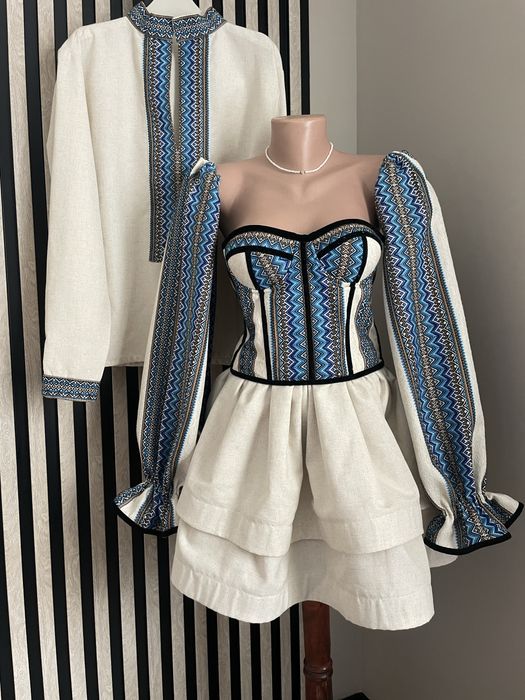 Костюм з вишивкою