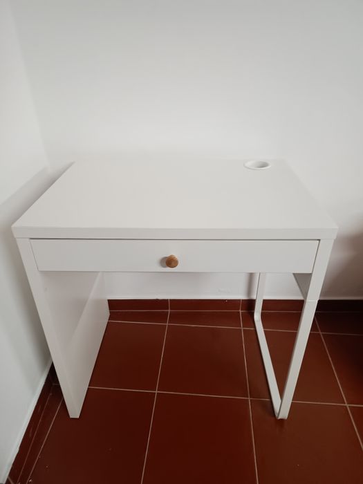 Secretaria e cadeira escritório ikea como nova