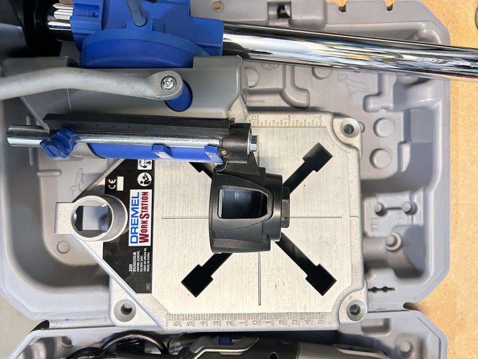 Dremel com suporte completo + lixadeira + berbequim ( atenção 127V)