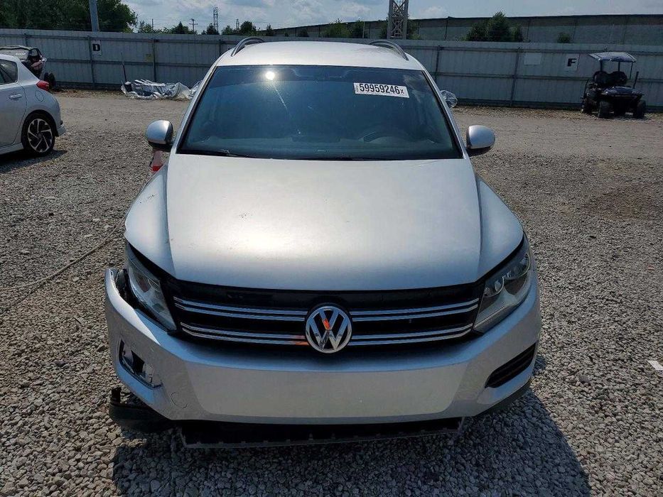 2017  Volkswagen TIGUAN SE