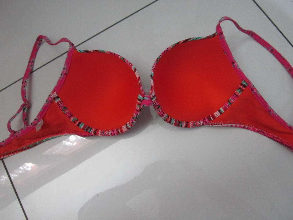 jak nowa gora stroju kąpielowego Triumph push up 85 C-D