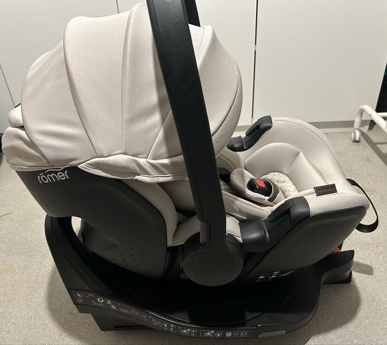 Britax Romer baby safe pro z bazą