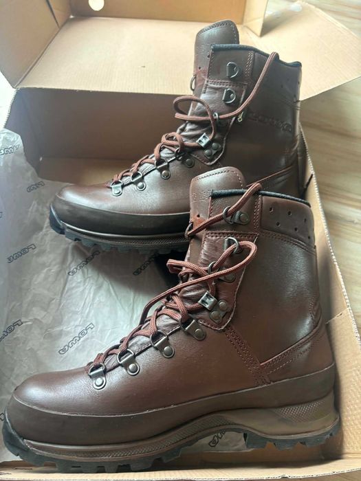 LOWA Mountain boot GTX PT