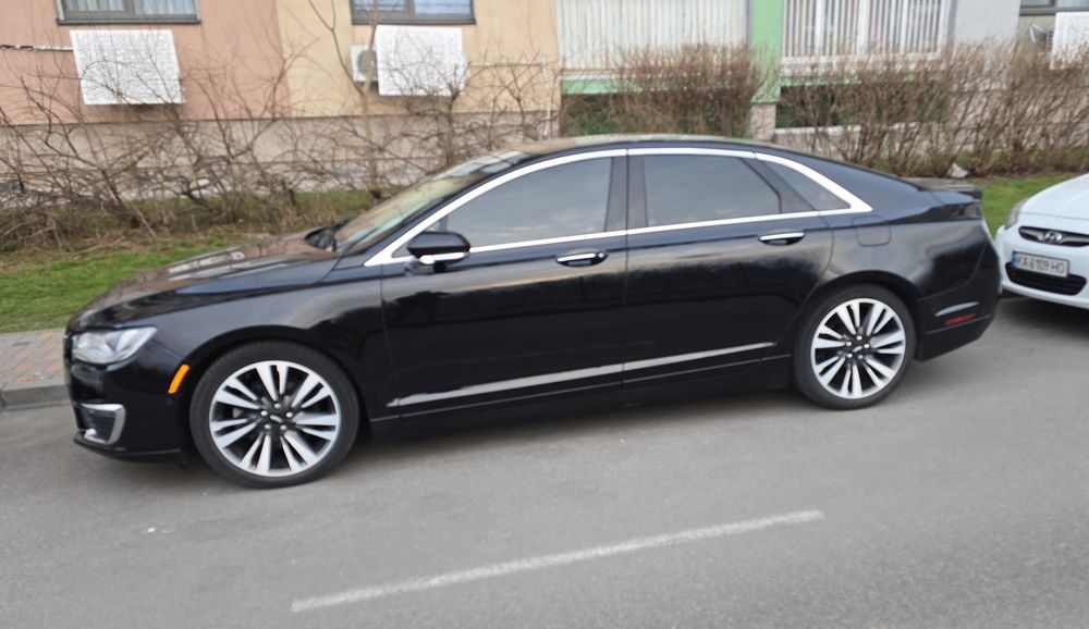 Автомобиль Lincoln mkz 2020