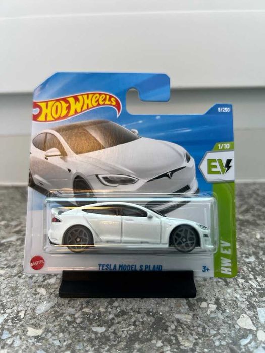 Hot Wheels HYX58 Tesla Model S Plaid