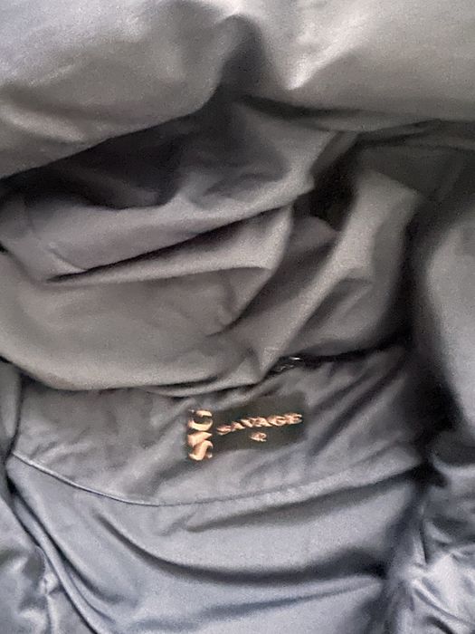 Заброньовано вже. Віддам безкоштовно жіночі речі